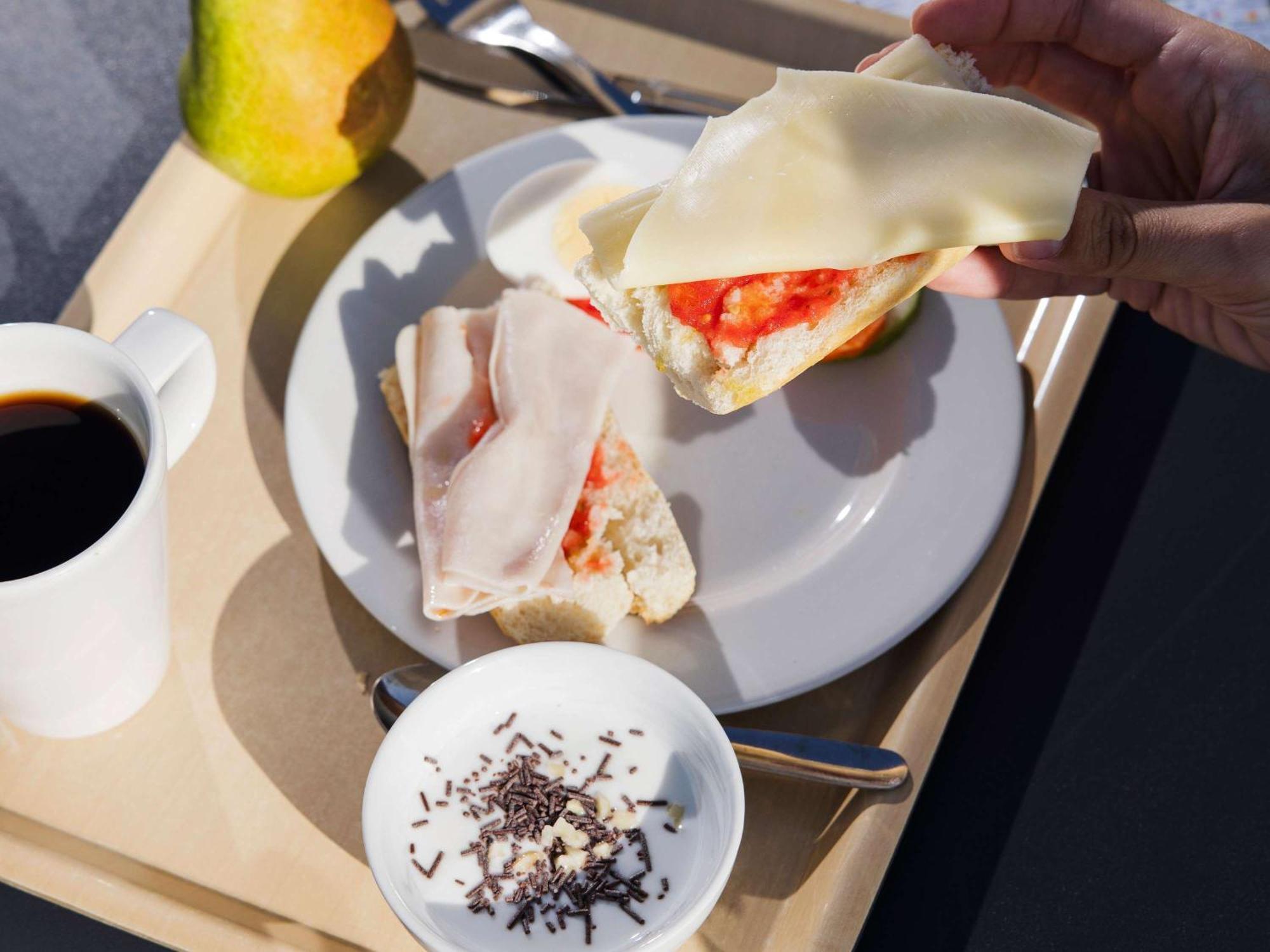 Ibis Budget Sevilla Aeropuerto Exteriör bild