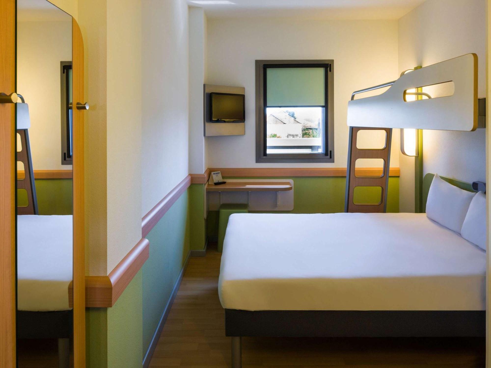Ibis Budget Sevilla Aeropuerto Exteriör bild